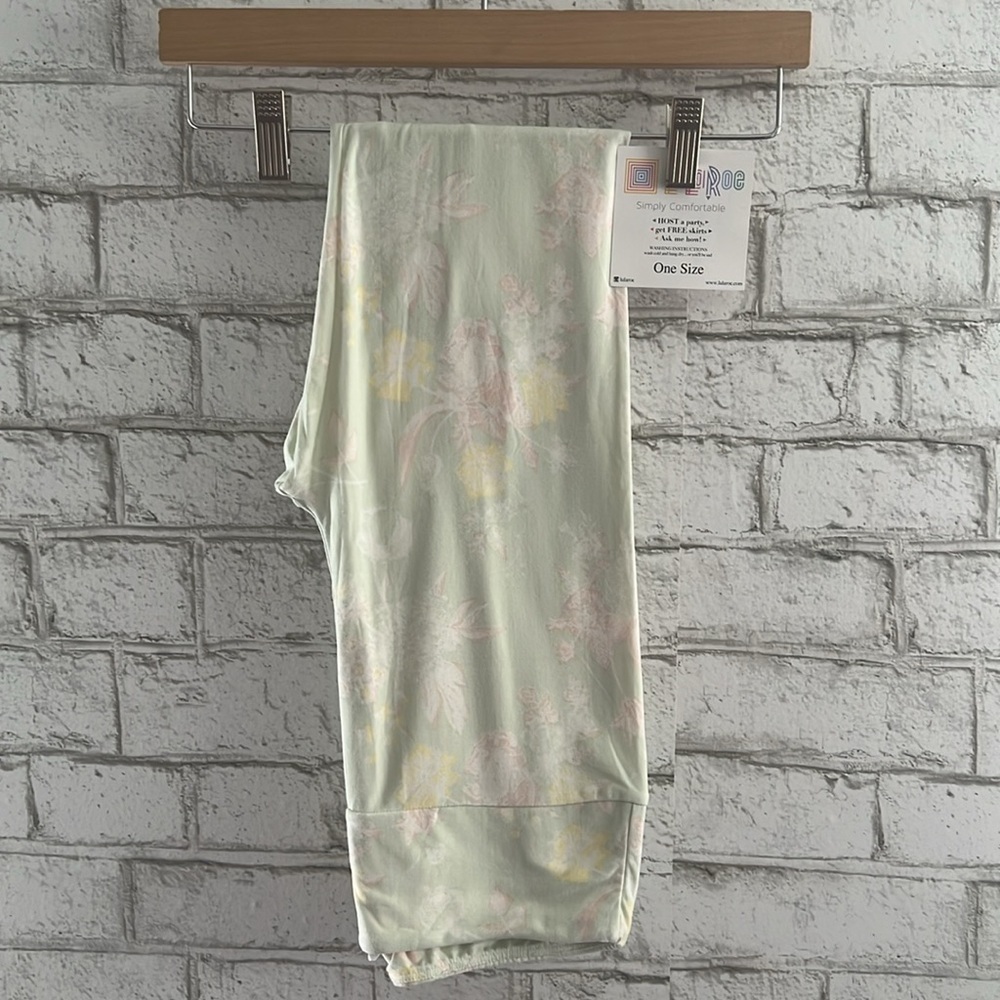 NEW!!! Pale Floral Mint leggings size OS LuLaRoe once size soft and stretchy